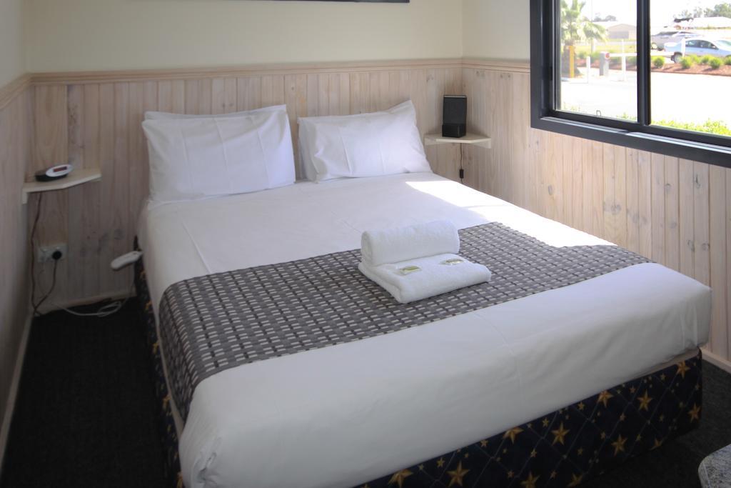 Sun Country Lifestyle Park Hotel Mulwala Bilik gambar