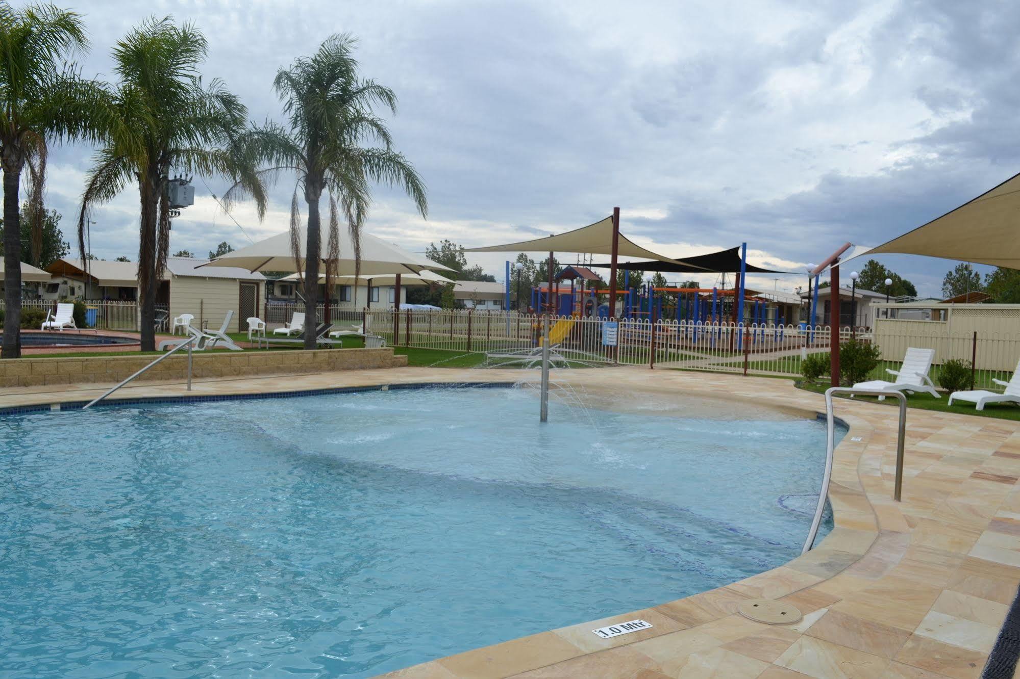 Sun Country Lifestyle Park Hotel Mulwala Luaran gambar